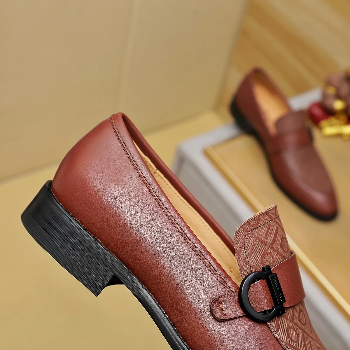 Men's shoes 💰460 Ferragamo [Ferragamo] top imported suit men's shoes 💯Original copy of the official website, product materials: selected imported embossed calfskin + luxury hardware buckle accessories ~ imported water-dyed cow 🐂 leather lining. Strong three-dimensional visual effect, original combination outsole, multiple colors available😘 Size: 39-44 (38.45.46. Customized)